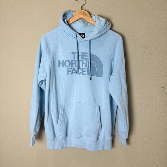 THE NORTH FACE Light Blue Classic Logo Pullover Hoodie Super Soft Size Medium - Picture 2 of 9